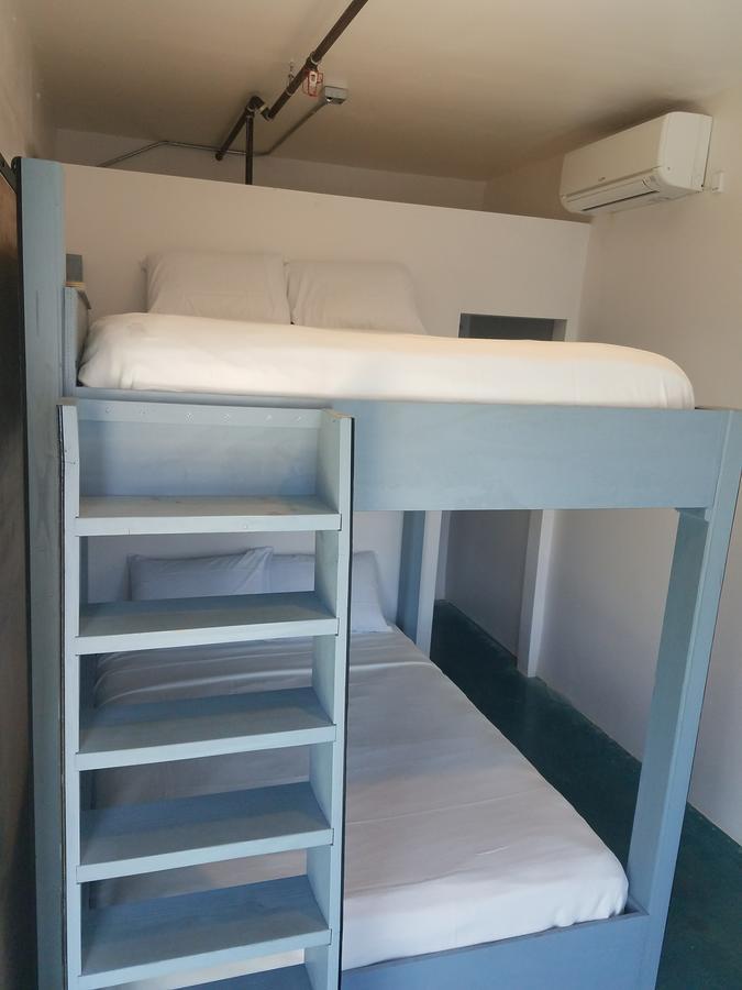 House Of Trestles Hostel *